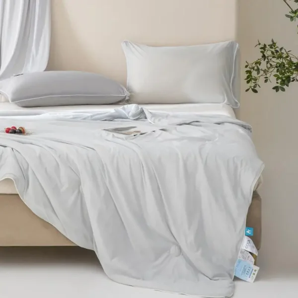 Cooling Summer Comforter Soft Breathable Cool Comforter For Summer Portable Sleeping Canopy Multifunctional Machine Washable - Image 3